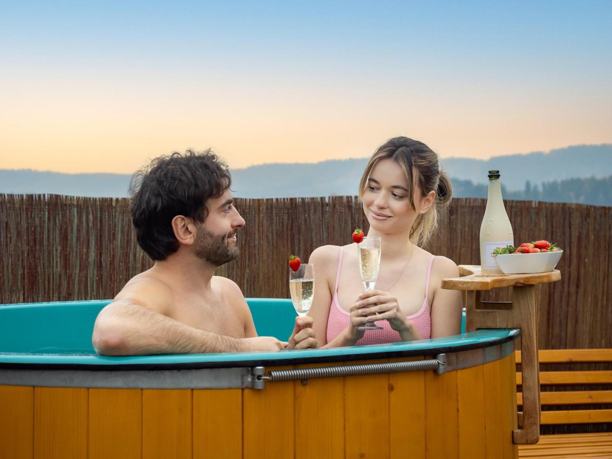 Rajska Polana Domki Premium ,Na Odludziu Z Prywatna Balia Z Jacuzzi I Sauna ,Cisza,Rowery Elektryczne,Gory,Astroprzygoda,- Adrspach, Skalne Miasto, Zamek Ksiaz,Andrzejowka,Karpacz, Sniezka,Janskie Laznie,Pec Mieroszow المظهر الخارجي الصورة